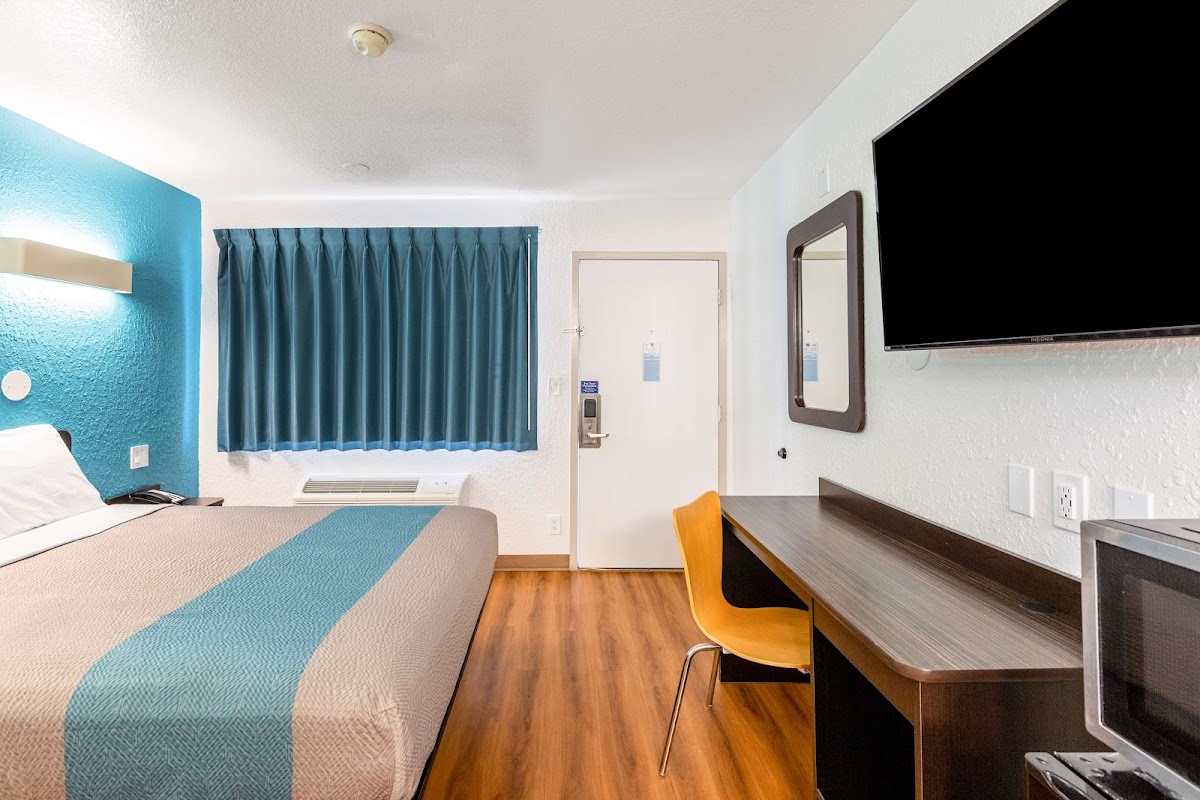 Motel 6 Valdosta, GA - University photo 2