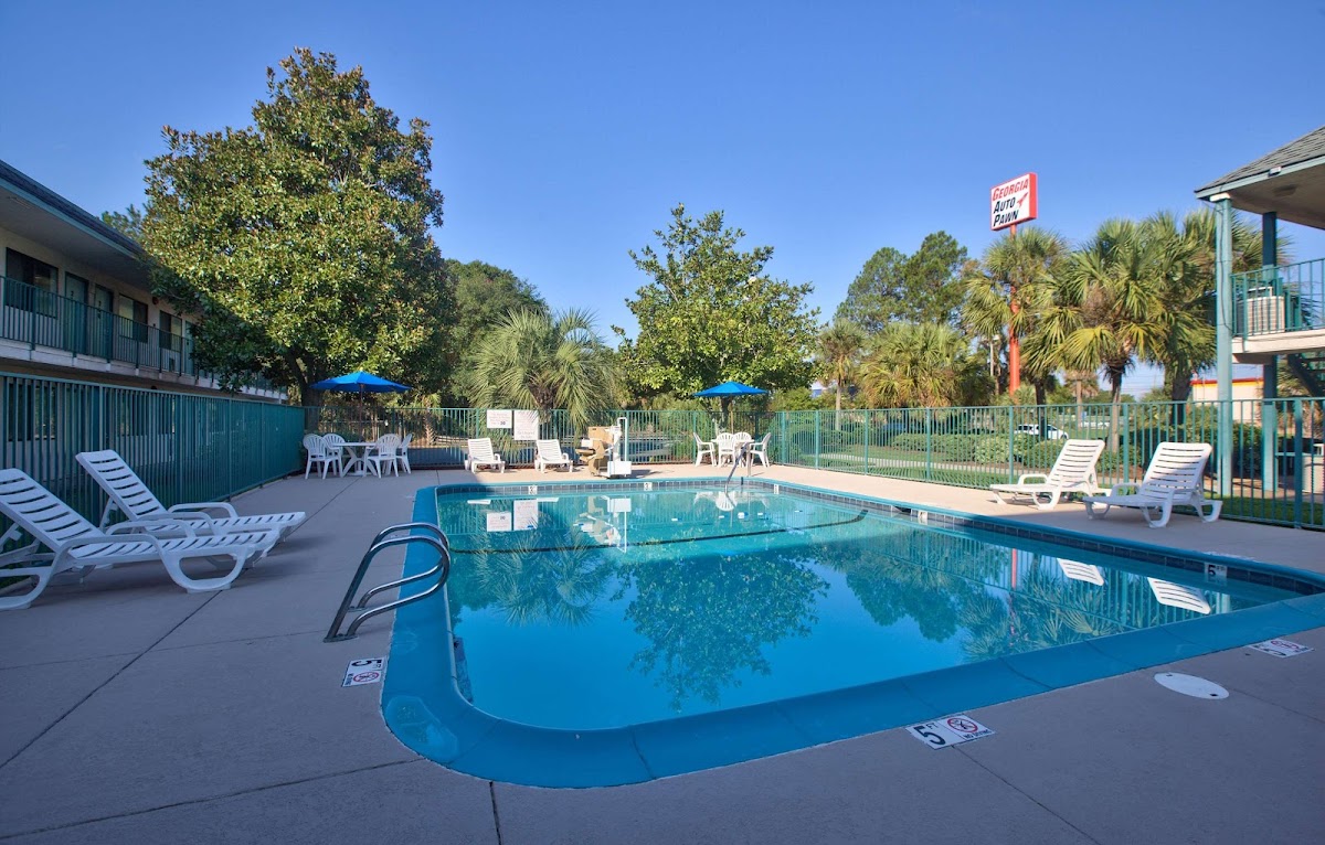 Motel 6 Valdosta, GA - University photo 3