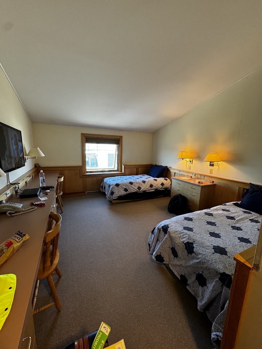 Coppermine Inn photo 2