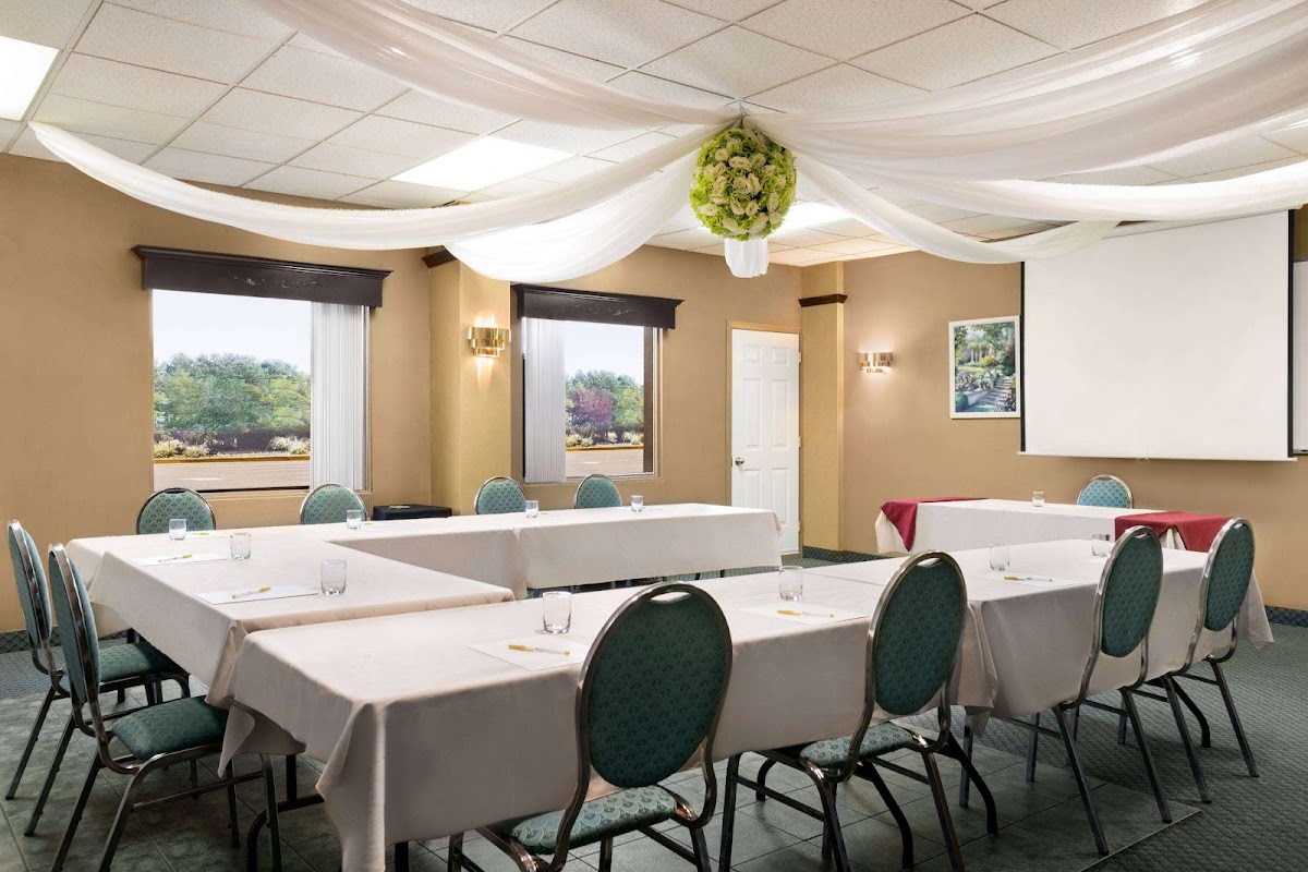 Days Inn by Wyndham Ste. Helene-de-Bagot photo 3