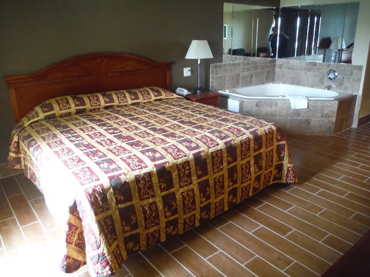 Budgetel Inn & Suites Hotel photo 2