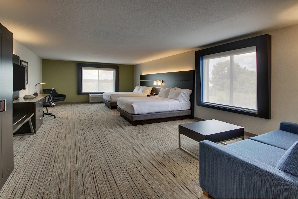 Holiday Inn Express & Suites Morris by IHG photo 2