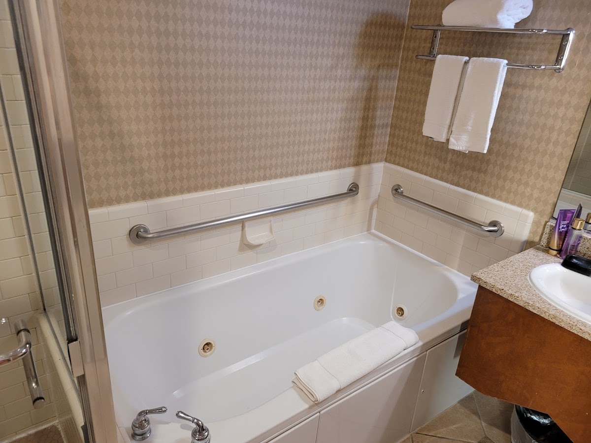 Holiday Inn Express & Suites Ventura Harbor by IHG photo 2