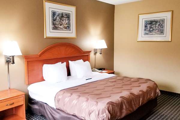Quality Inn & Suites Cincinnati Sharonville photo 2