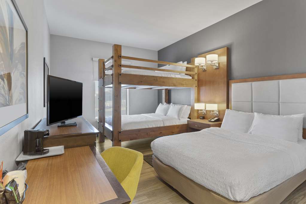 Hampton Inn and Suites Columbus Scioto Downs photo 2