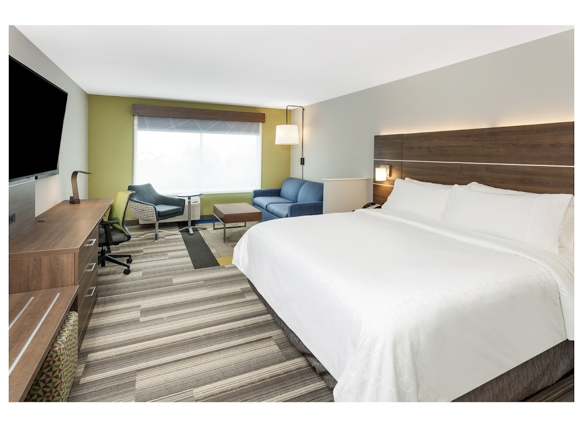 Holiday Inn Express & Suites Hudson, an IHG Hotel photo 2