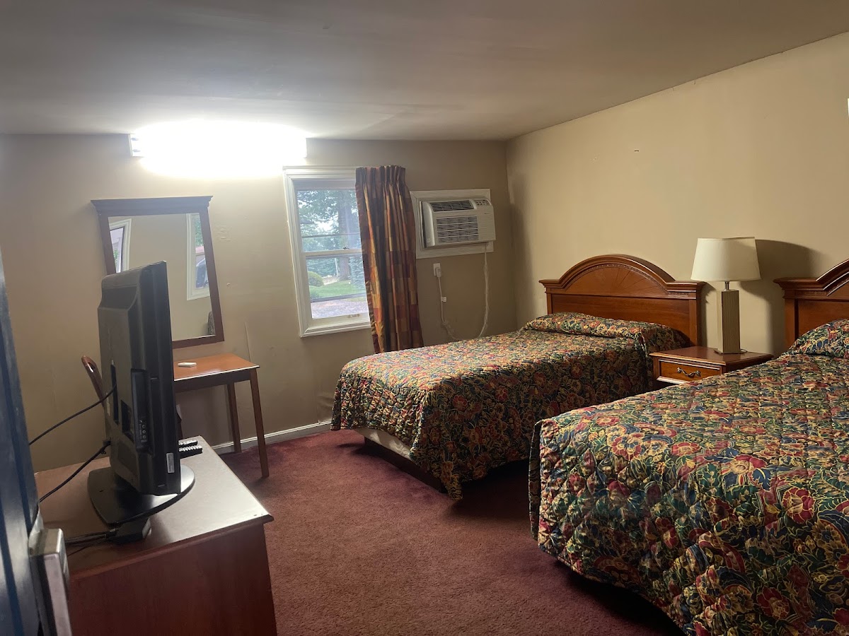 Penns Woods Inn photo 2