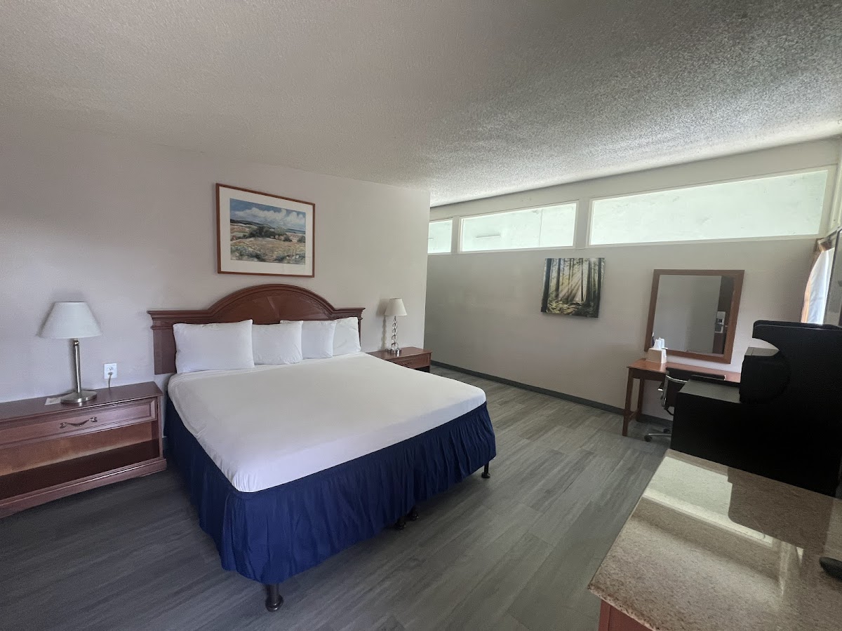 University Inn Chico photo 2