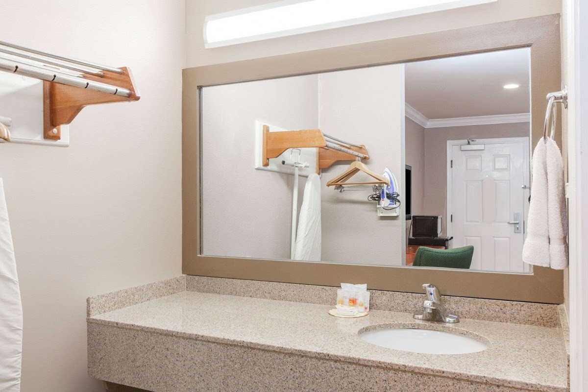Days Inn by Wyndham San Francisco S/Oyster Point Airport photo 3