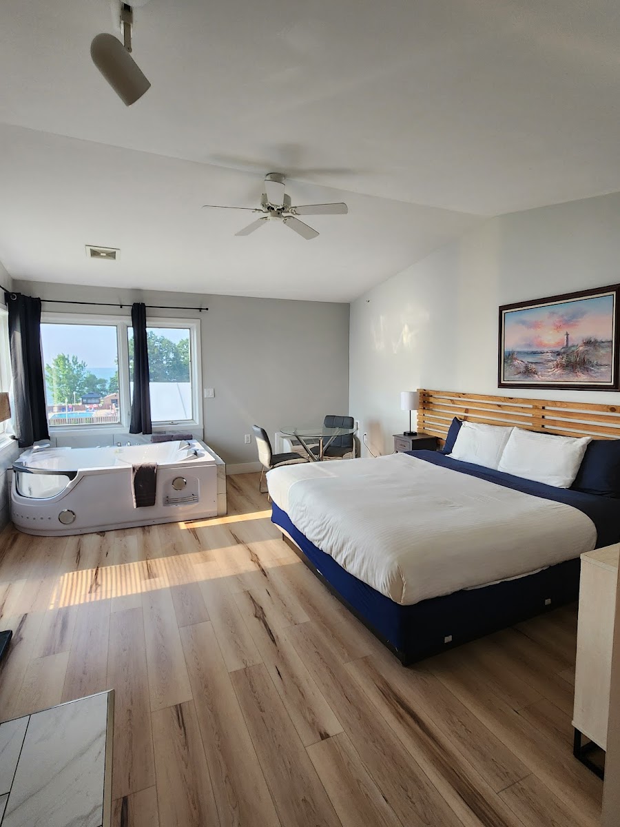 Lake Bluff Inn & Suites