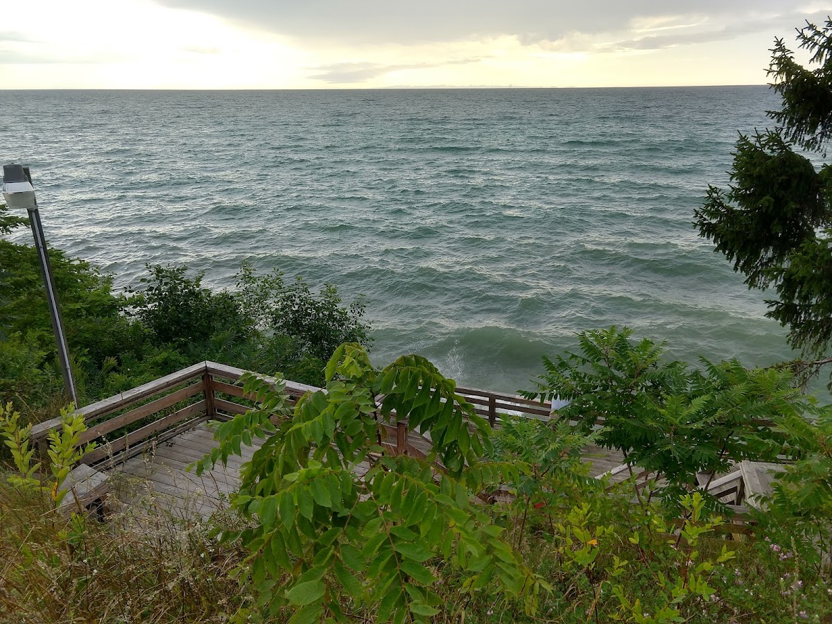 Lake Bluff Inn & Suites photo 3