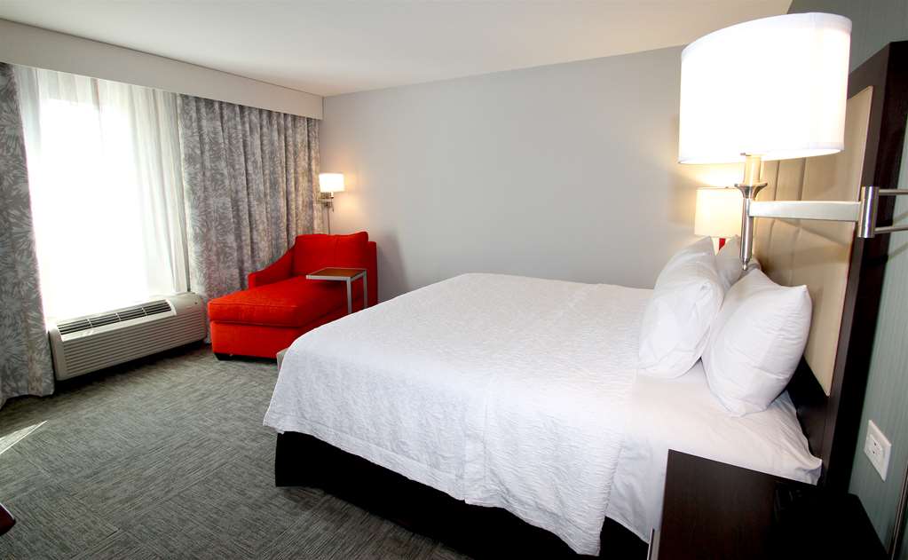 Hampton Inn Suffolk photo 2