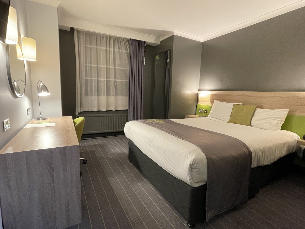 Thistle Express Hotel, London Luton photo 2
