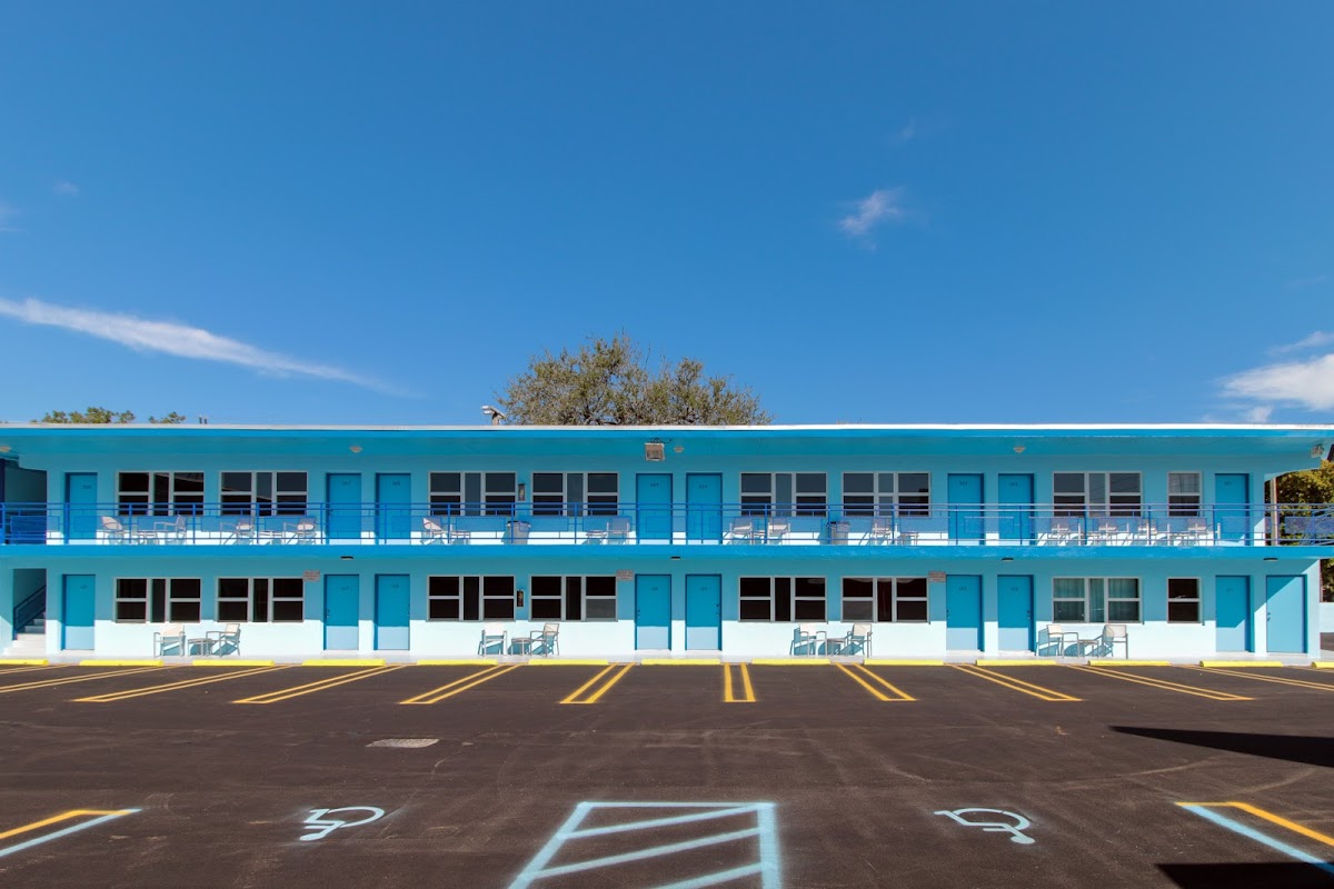 Leeward Motel