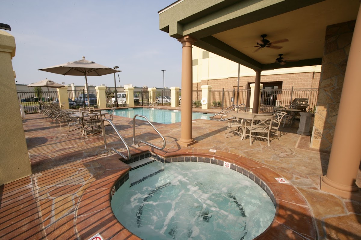 Holiday Inn Express & Suites Shawnee I-40 by IHG photo 3
