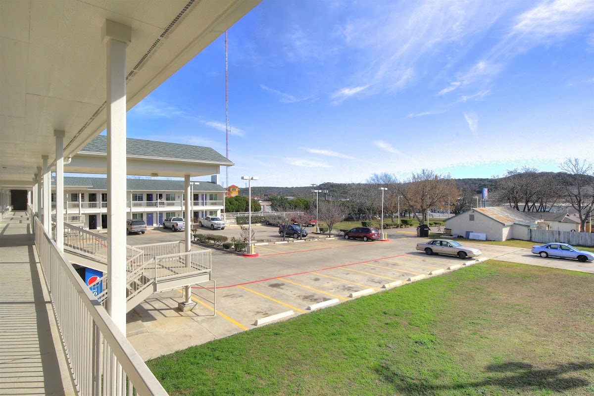 Motel 6 Kerrville, TX