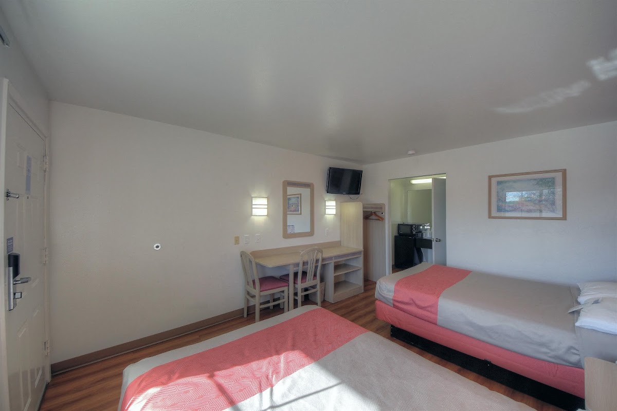 Motel 6 Kerrville, TX photo 3
