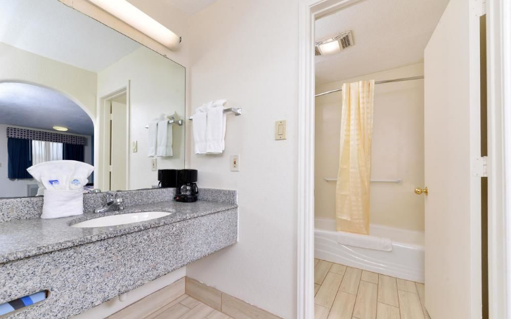 Americas Best Value Inn & Suites Houston Brookhollow NW photo 3
