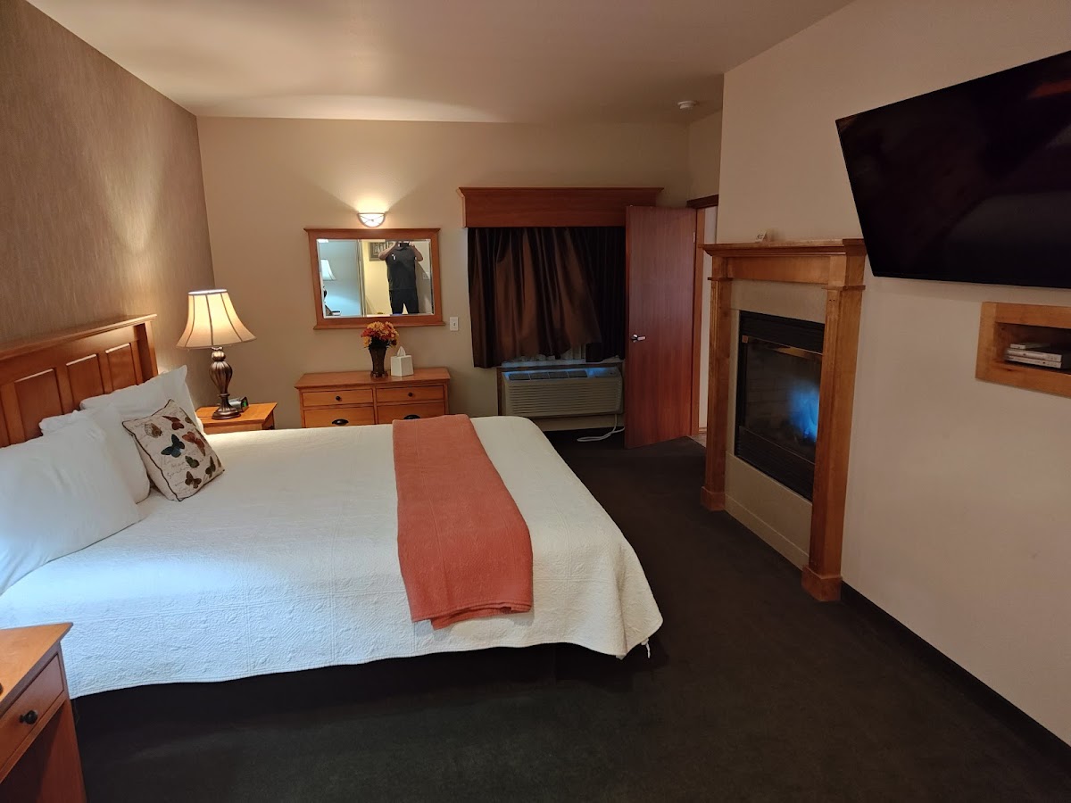 Redwood Garden Inn photo 2