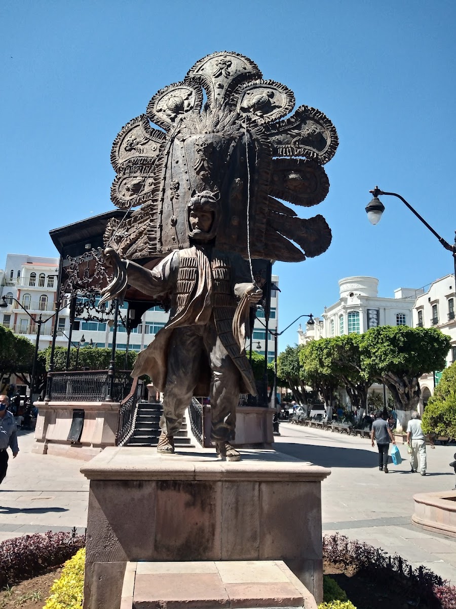 Estatua Tlahualil