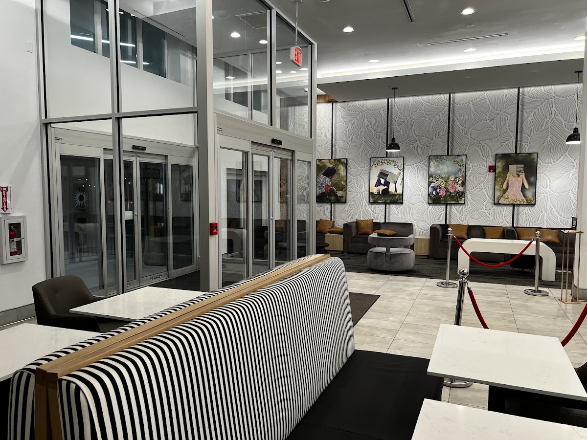 La Quinta by Wyndham Chicago O'Hare Airport photo 2