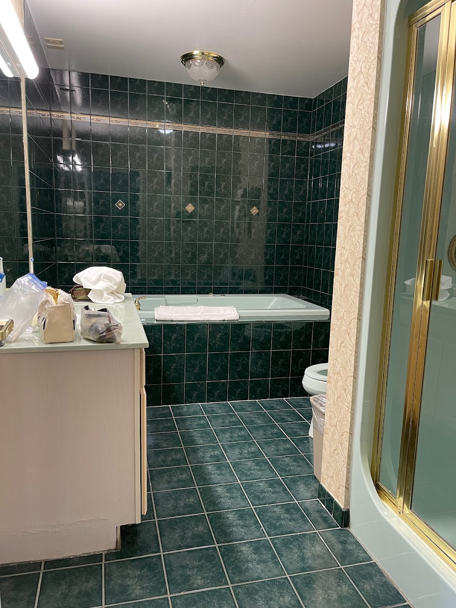 Roosevelt Inn & Suites photo 3