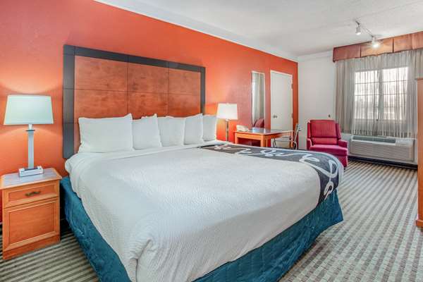 La Quinta Inn by Wyndham Chicago O'Hare Airport photo 2