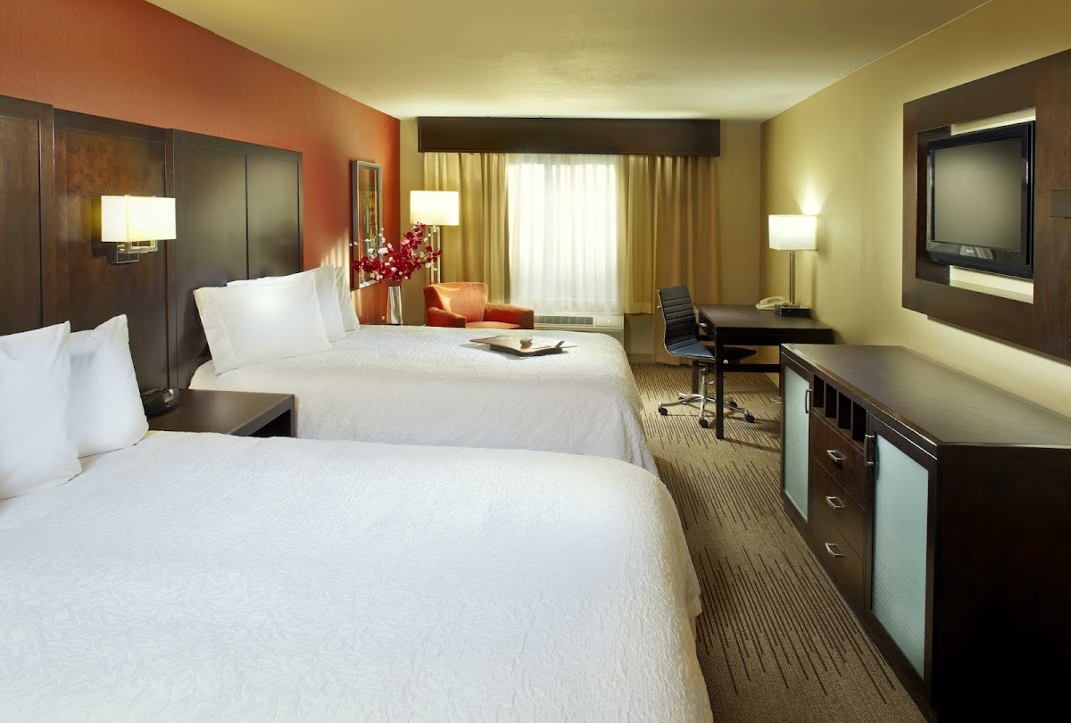 Hampton Inn Phoenix-Biltmore photo 2
