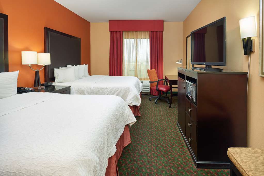 Hampton Inn & Suites Waco-South photo 2