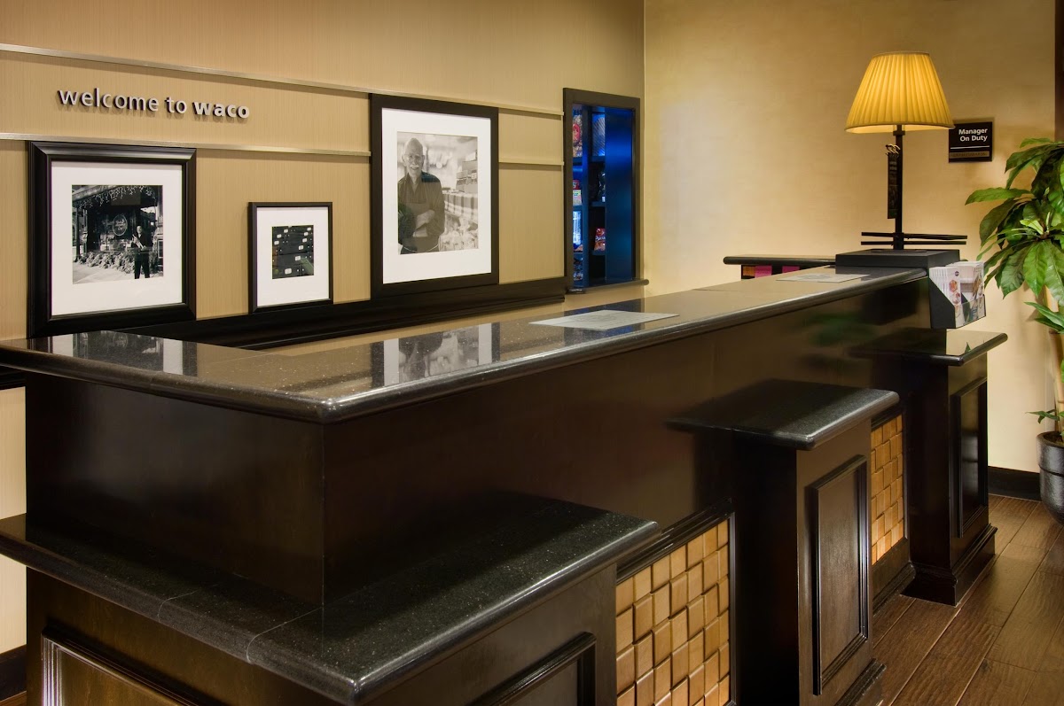 Hampton Inn & Suites Waco-South photo 3