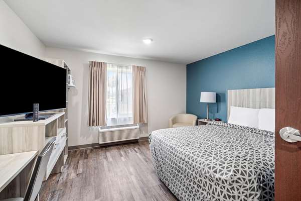 WoodSpring Suites Fort Myers - Cape Coral photo 2