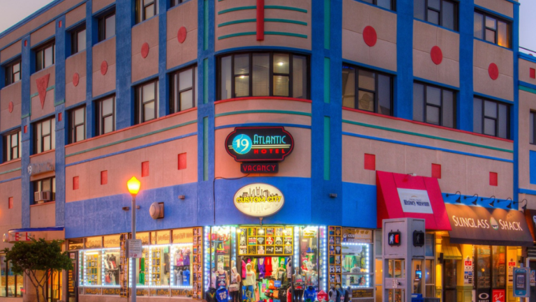 19 Atlantic Hotel