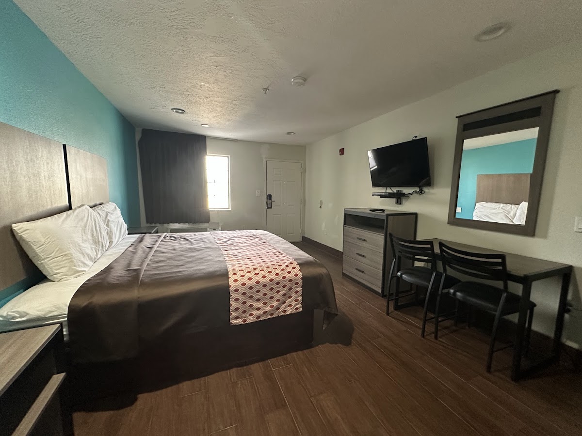 Moonlight Inn & Suites photo 3
