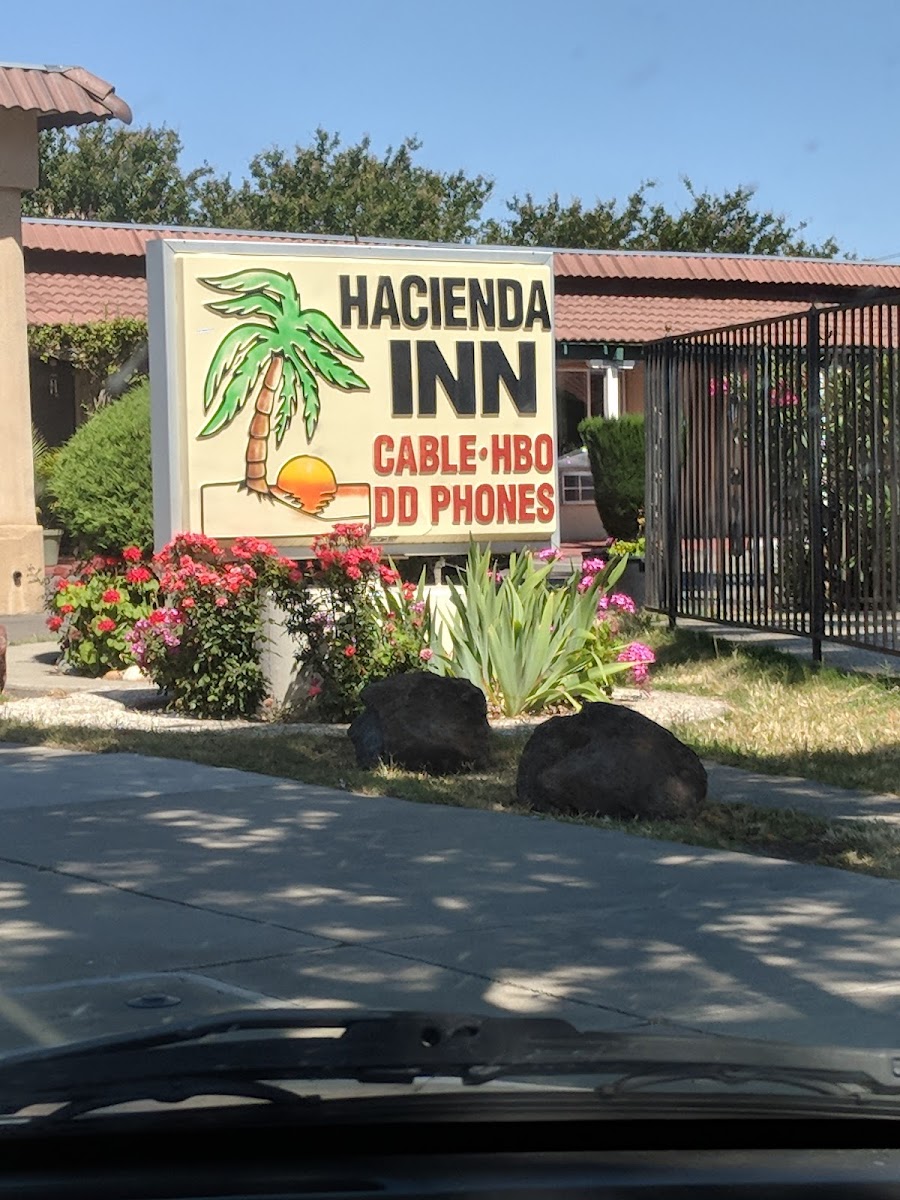 Hacienda Inn photo 2