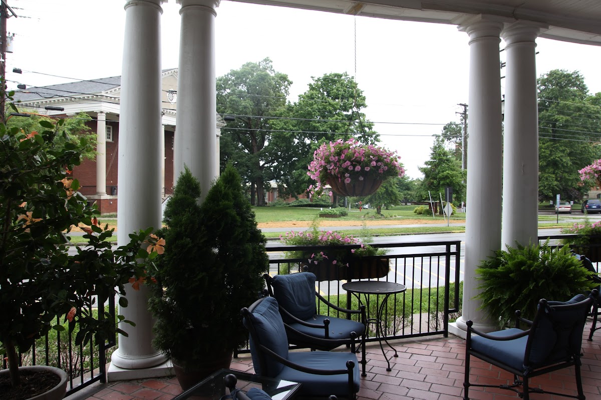 Historic Boone Tavern Hotel and Restaurant photo 2