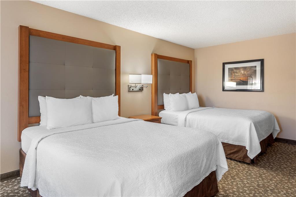 Best Western Plus Oak Harbor Hotel & Conference Center photo 2
