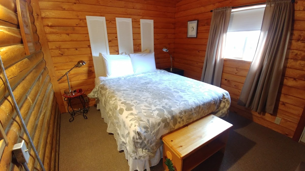 EarthSong Lodge & Denali Dog Sled Expeditions