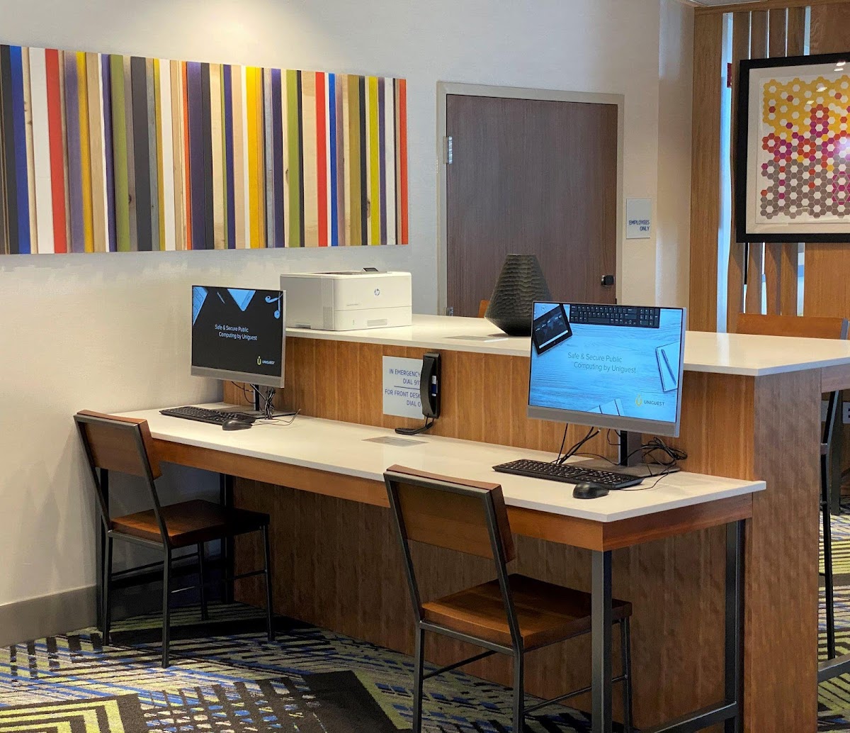 Holiday Inn Express & Suites Aurora by IHG photo 3
