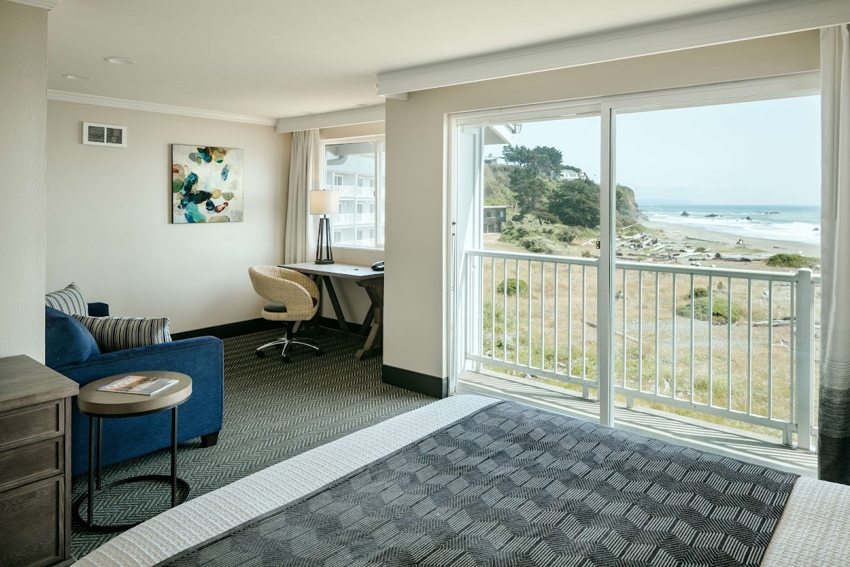 Beachfront Inn photo 3