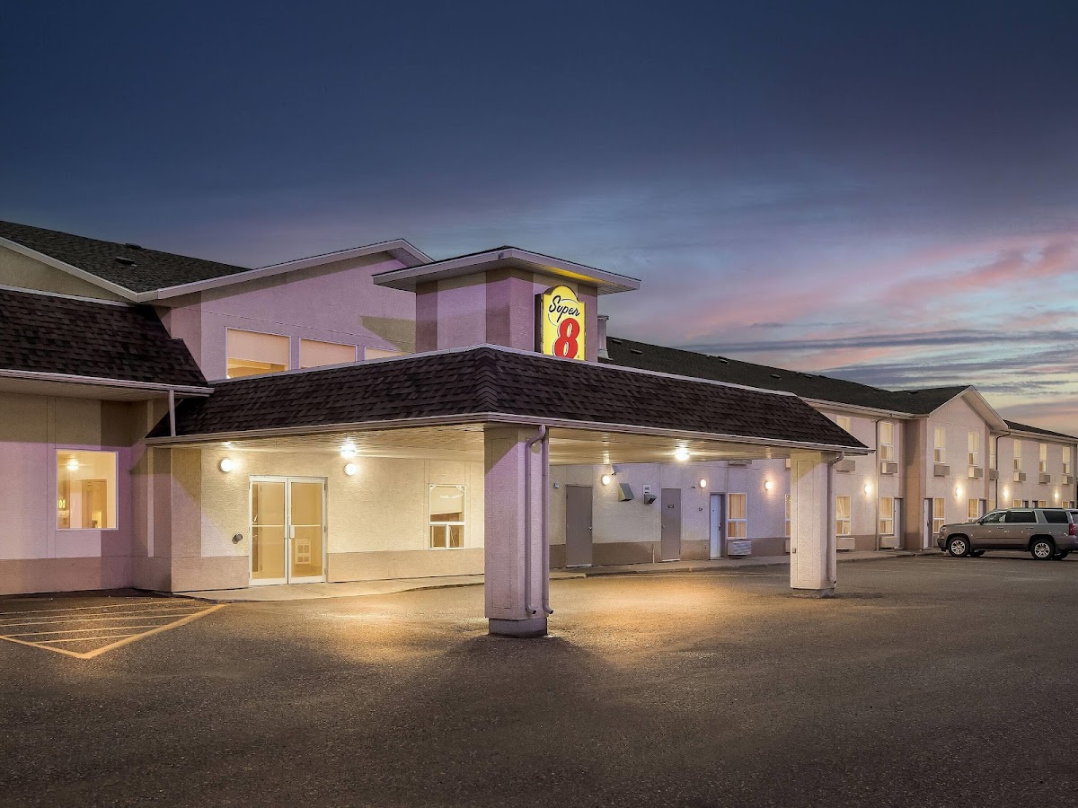 Super 8 by Wyndham Meadow Lake