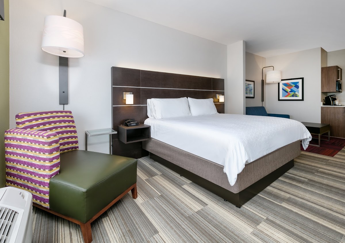 Holiday Inn Express & Suites Pell City by IHG photo 2