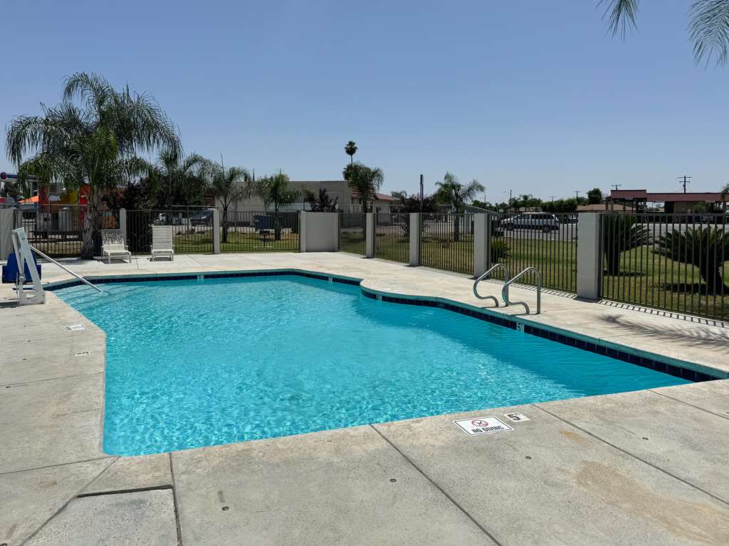 Motel 6 Delano, CA photo 3