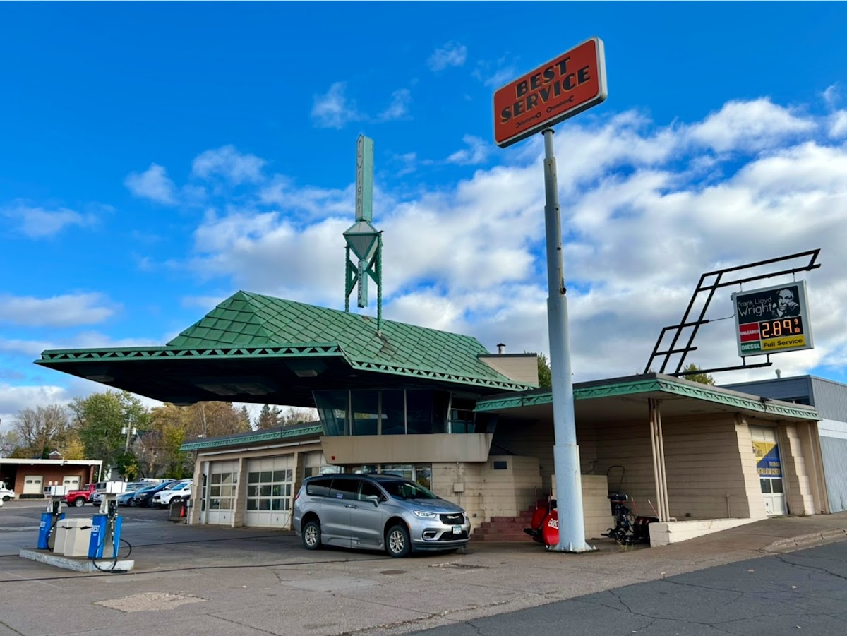 Gas station designed by Frank Lloyd Wright