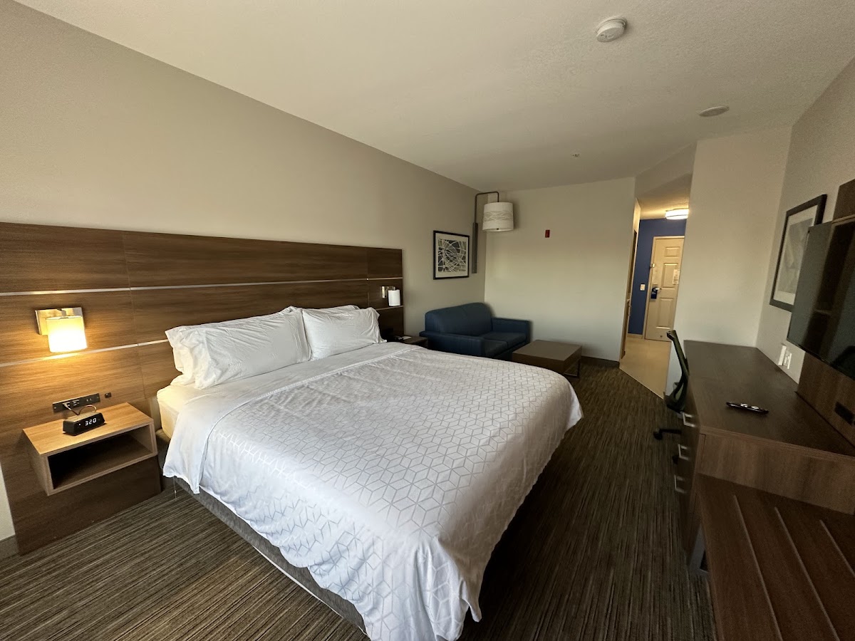 Holiday Inn Express & Suites Lake Forest - Irvine East by IHG photo 2