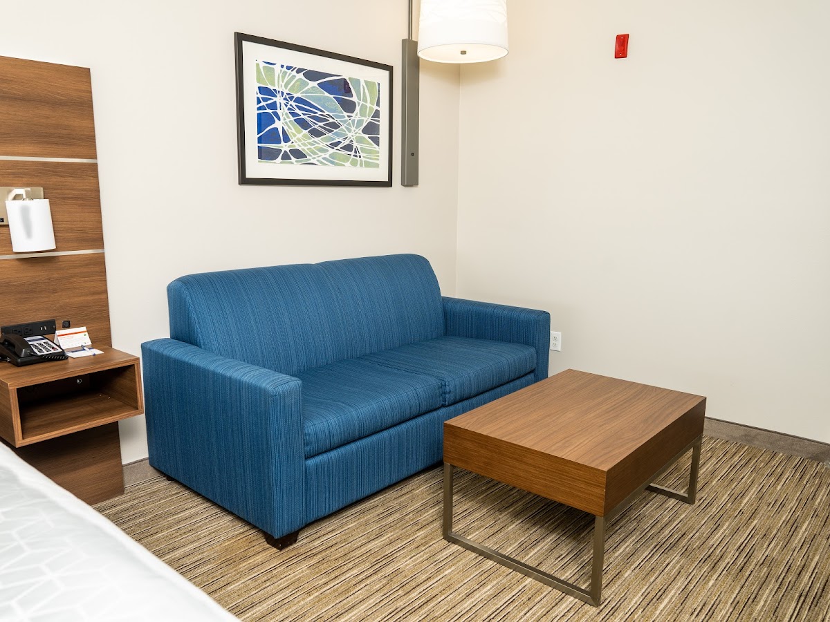 Holiday Inn Express & Suites Lake Forest - Irvine East by IHG photo 3