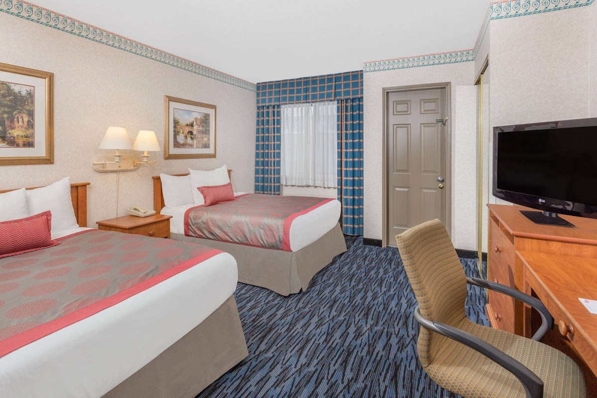 Ramada by Wyndham Kent Seattle Area photo 2