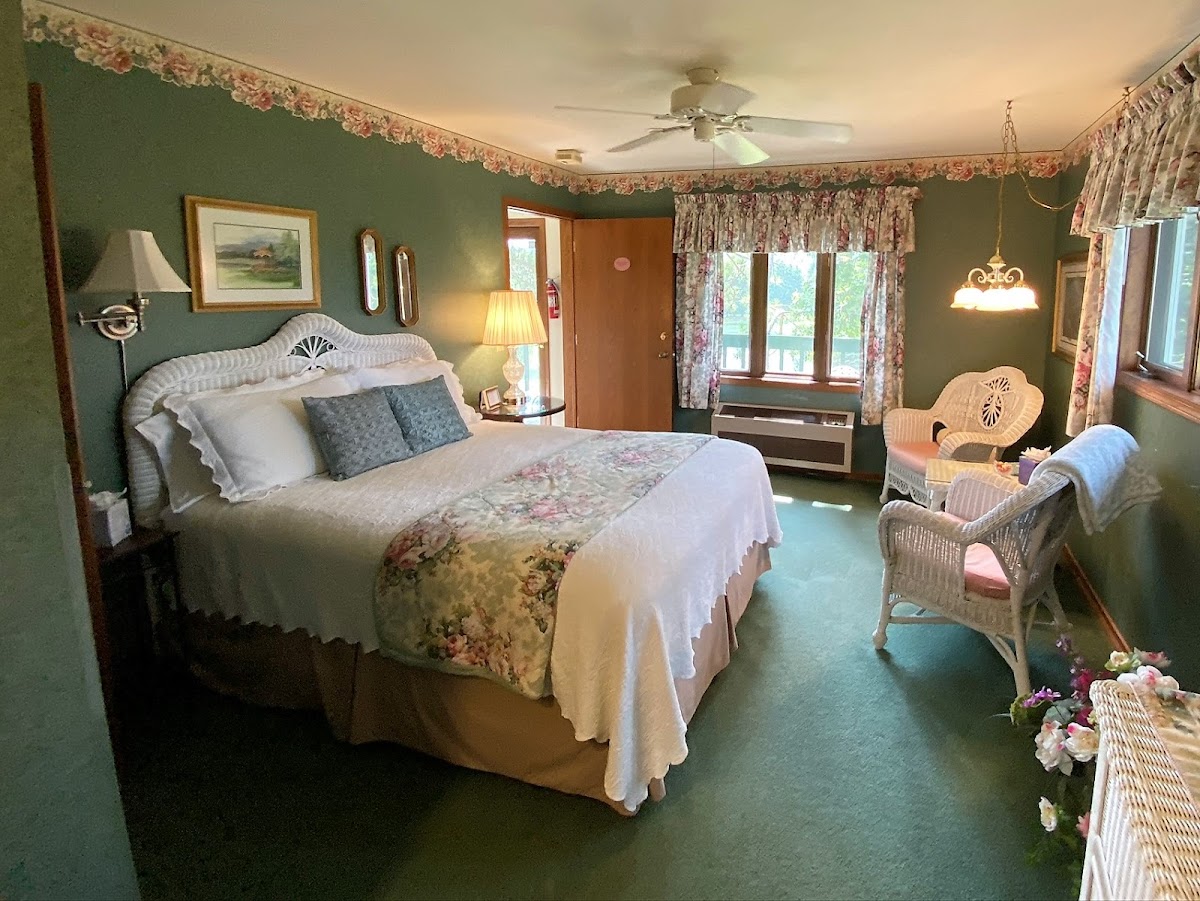 Pinehaven Country Inn photo 2