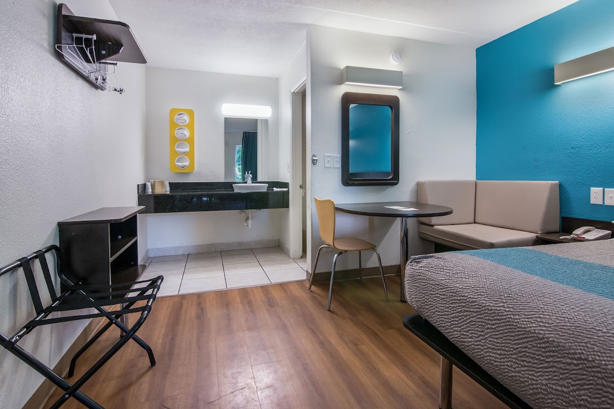 Motel 6 Daytona Beach, FL - Speedway photo 2