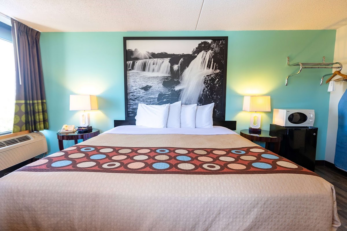 Super 8 by Wyndham at Branson by Thousand Hills. photo 2