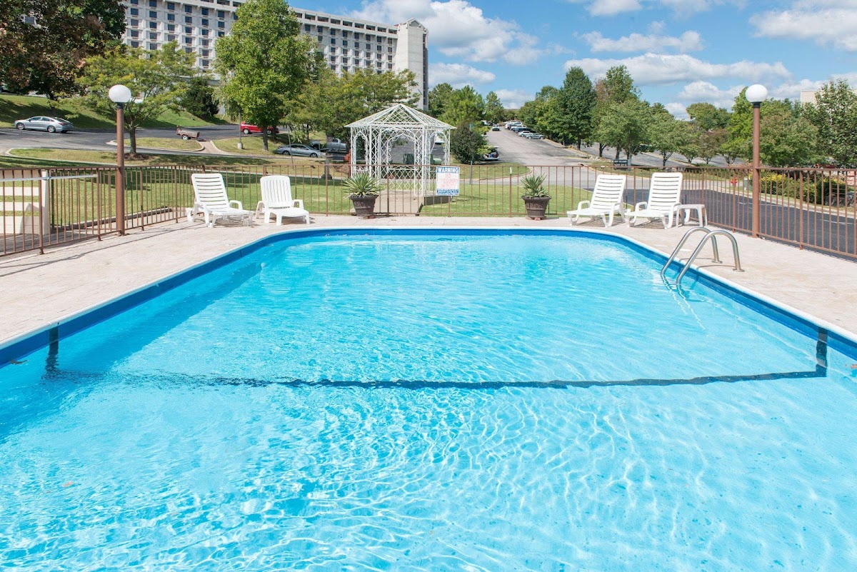Super 8 by Wyndham at Branson by Thousand Hills. photo 3
